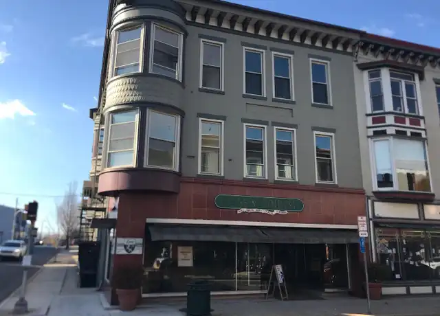 Property at 15 W Queen St Unit F, Chambersburg, PA, 17201, 1 bed, 1 bath, [object Object]