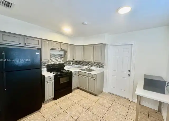 Property at 2633 NW 9th Ave Unit 1, Wilton Manors, FL, 33311, 2 beds, 1 bath, [object Object]