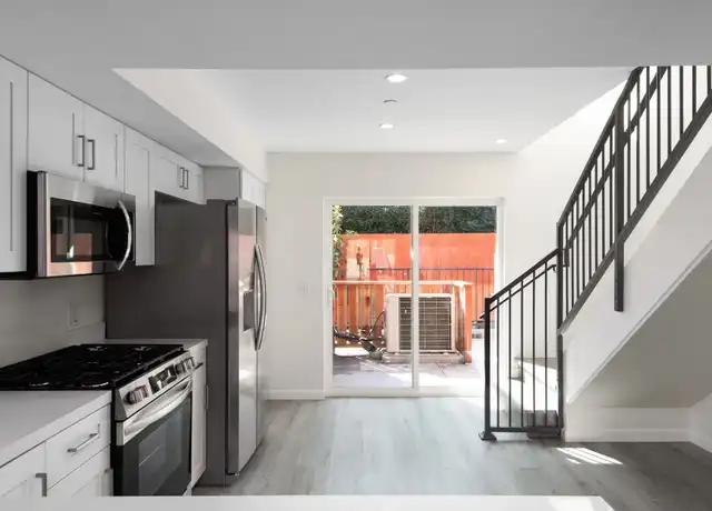 Property at 627 Civic Center Dr Unit 5, Vista, CA, 92084, 2 beds, 2.5 baths, [object Object]