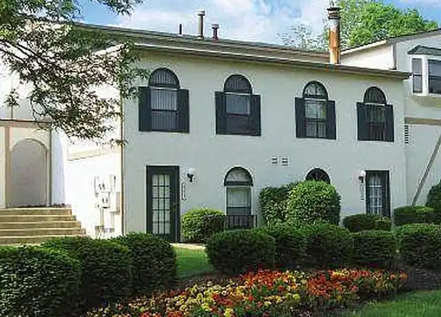 Property at The Elms Apartments - 4334 Appian Way W, Columbus, OH, 43230, 1-3 bed, 1-1.5 bath, [object Object]