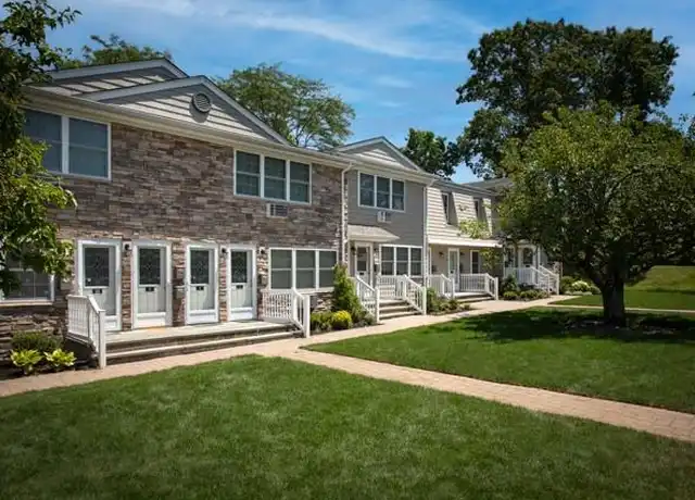 Property at 45 Fairfield Way Unit IV13, Commack, NY, 11725, 1 bed, 1 bath, [object Object]
