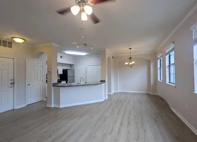 Property at 911 N Orange Ave, Orlando, FL, 32801, 1 bed, 1 bath, [object Object]
