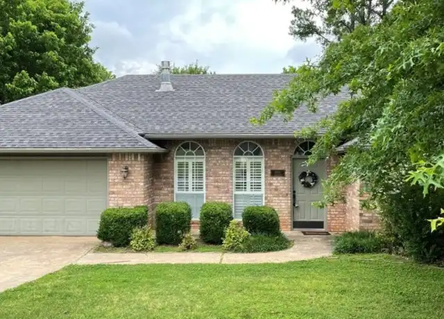 Property at 1320 E Ash St, Fayetteville, AR, 72703, 3 beds, 2 baths, [object Object]