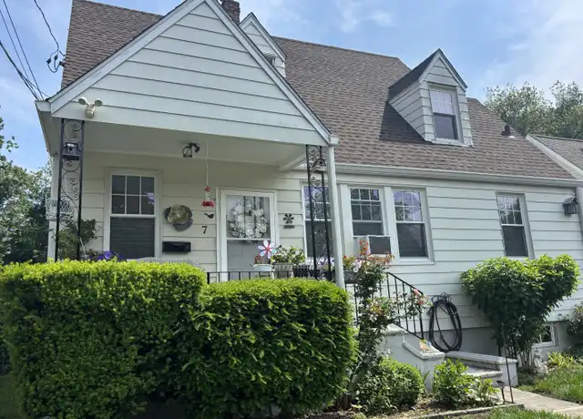 Property at 7 Margaret St Unit 2, Norwalk, CT, 06851, 2 beds, 1 bath, [object Object]