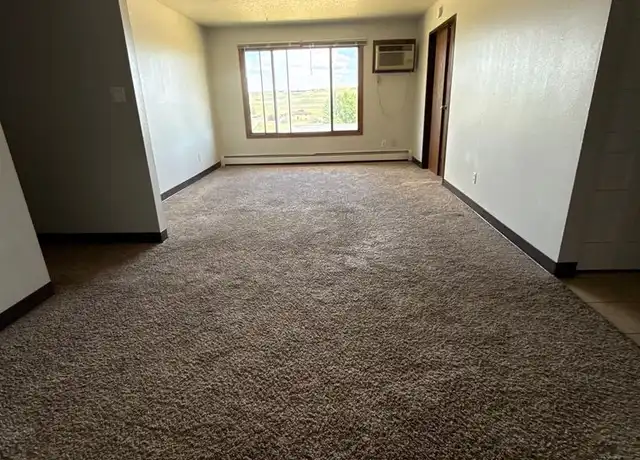 Property at 2010 10th Ave E Unit 302, Williston, ND, 58801, 3 beds, 1 bath, [object Object]