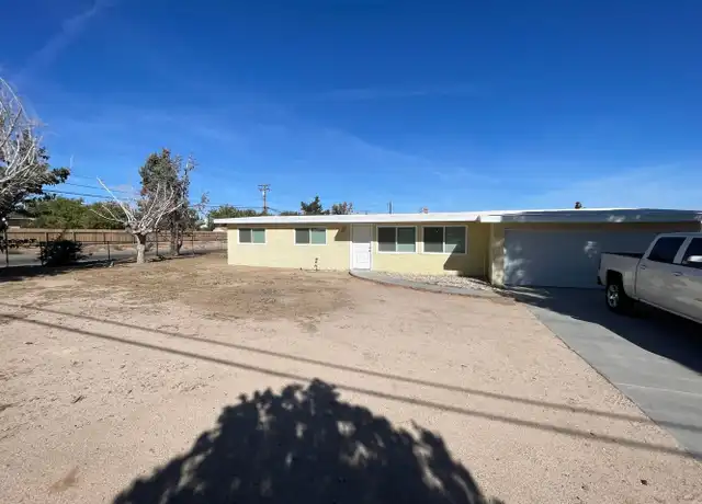 Property at 18292 Danbury Ave, Hesperia, CA, 92345, 3 beds, 1.5 baths, [object Object]