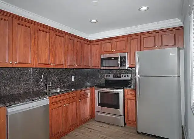 Property at Fairfield At West Babylon - 475 Little East Neck Rd, West Babylon, NY, 11704, 1 bed, 1 bath, [object Object]