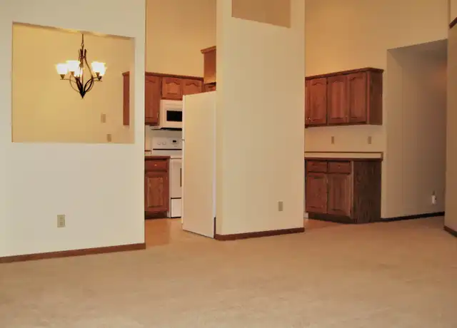 Property at 2802 15th St S, Fargo, ND, 58103, 2 beds, 2 baths, [object Object]