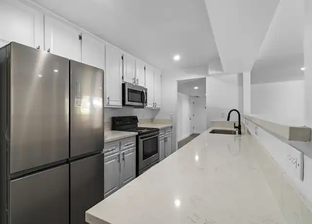 Property at 600 Olive - 600 E Olive Ave, Burbank, CA, 91501, 2 beds, 2 baths, [object Object]