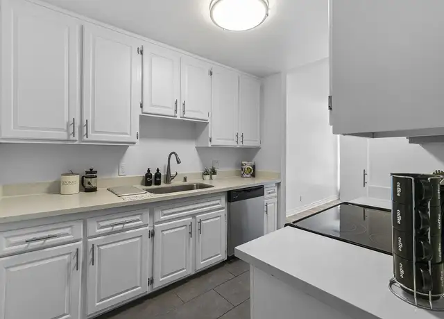 Photo of 600 E Olive Ave, Burbank, CA 91501