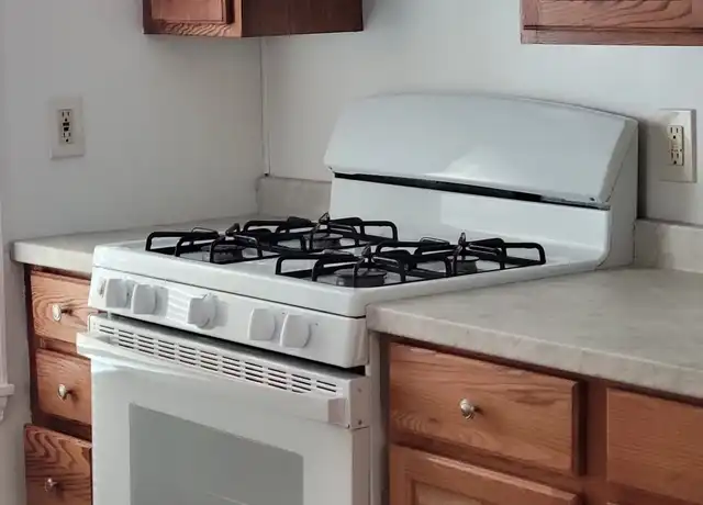 Property at 6 Pleasant St, Norwalk, CT, 06855, 3 beds, 1 bath, [object Object]