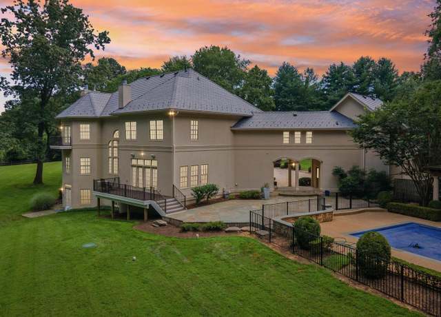 Photo of 532 Springvale Rd, Great Falls, VA 22066