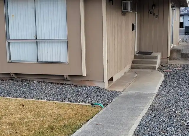 Property at 1043 W Rose Ave, Moses Lake, WA, 98837, 2 beds, 1 bath, [object Object]