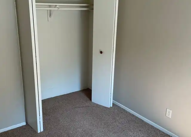 Property at 910 Ginny Ave Unit 40, Bellevue, NE, 68005, 2 beds, 1 bath, [object Object]
