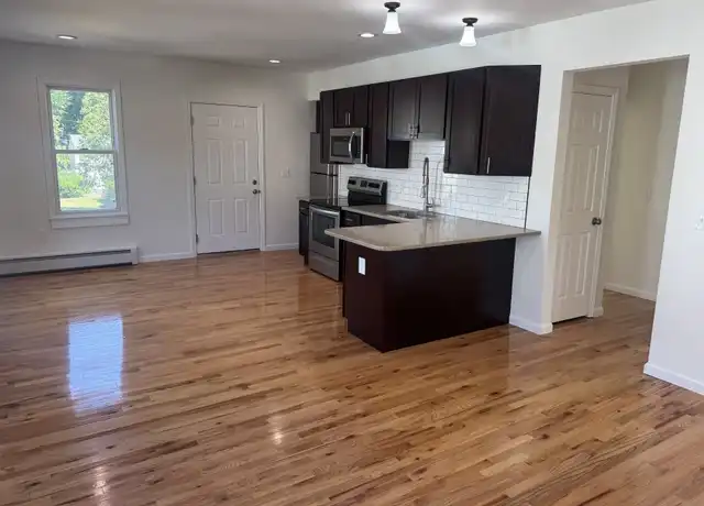 Property at 450 Allen St Unit 2, New Britain, CT, 06053, 3 beds, 1 bath, [object Object]