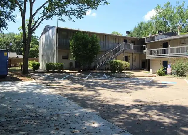 Property at 207 W College St Unit 109, Athens, TX, 75751, 1 bed, 1 bath, [object Object]