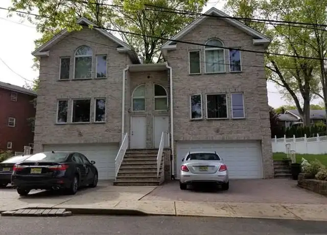 Property at 4B Shetland Ln, Palisades Park, NJ, 07650, 3 beds, 3.5 baths, [object Object]
