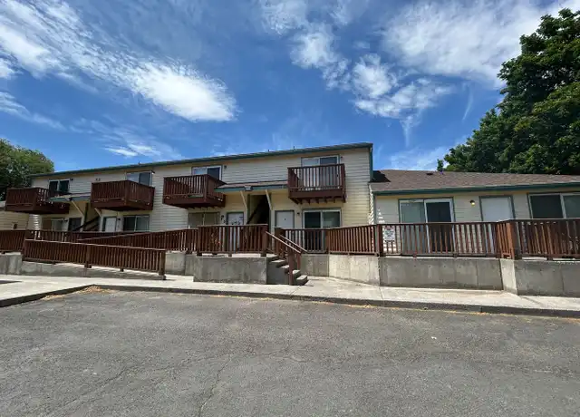Property at 52 NE 8th St Unit DeLaCruz 944 B, Madras, OR, 97741, 1 bed, 1 bath, [object Object]