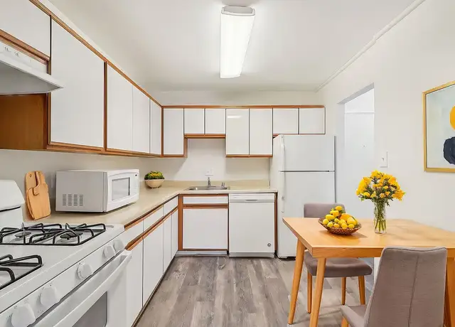 Photo of 9401 Lee Hwy, Fairfax, VA 22031