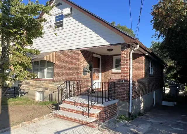 Property at 18 Cresthill Rd Unit 18, Boston, MA, 02135, 2 beds, 1 bath, [object Object]