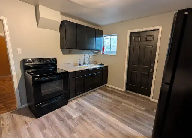 Property at 907 E 5th St, Pueblo, CO, 81001, 2 beds, 1 bath, [object Object]