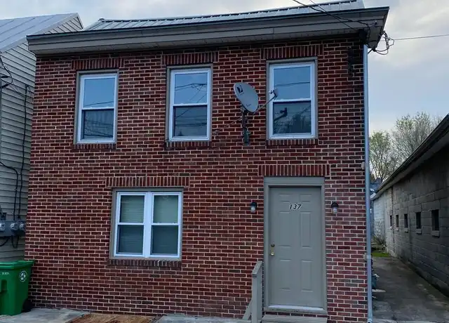 Property at 137 N West St Unit 02, Carlisle, PA, 17013, 1 bed, 1 bath, [object Object]