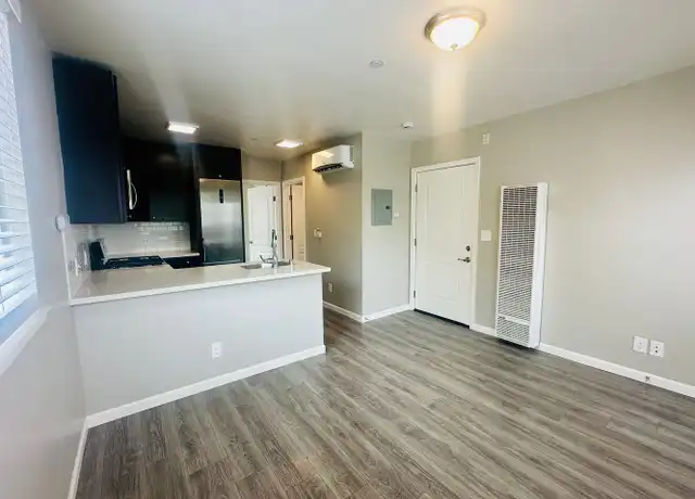 Property at 500 23rd Ave Unit 502 23rd B (top left), Oakland, CA, 94606, 1 bed, 1 bath, [object Object]