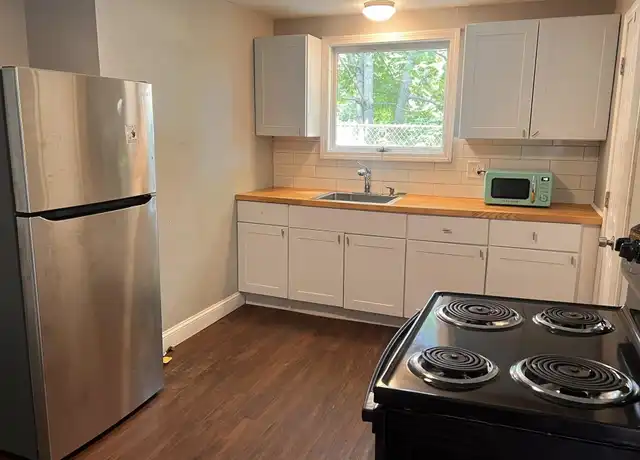 Property at 39-41 Park St Unit 2, Dover, NH, 03820, 1 bed, 1 bath, [object Object]