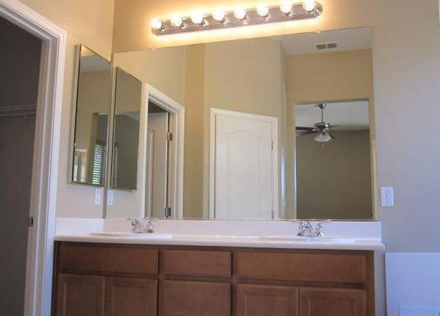 Photo of 431 E Legacy Dr, Tracy, CA 95391