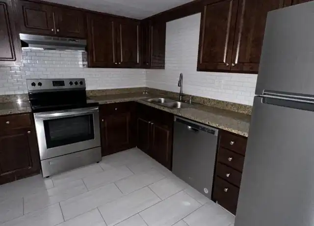 Property at 525 N Quentin Rd, Palatine, IL, 60067, 1 bed, 1 bath, [object Object]