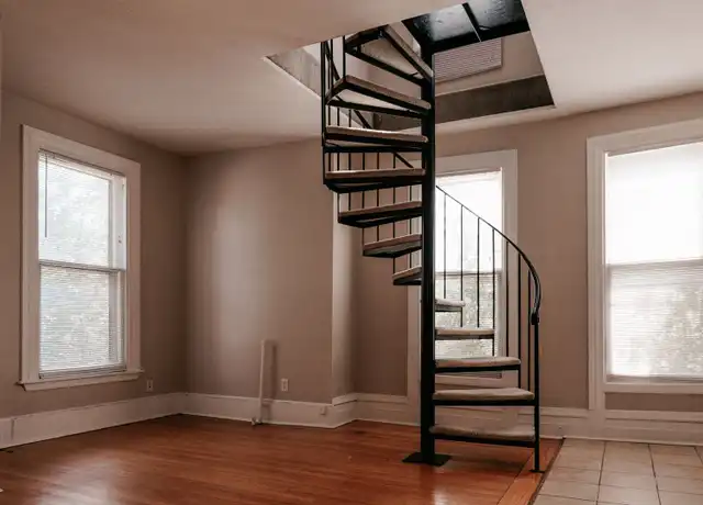 Property at 2121 Colfax Ave S Unit 5, Minneapolis, MN, 55405, 1 bed, 1 bath, [object Object]
