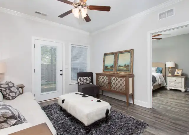 Property at Fairview Gables - 864 Fairview Ave, Bowling Green, KY, 42101, 2 beds, 2 baths, [object Object]