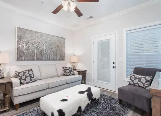 Property at Fairview Gables - 864 Fairview Ave, Bowling Green, KY, 42101, 2 beds, 2 baths, [object Object]