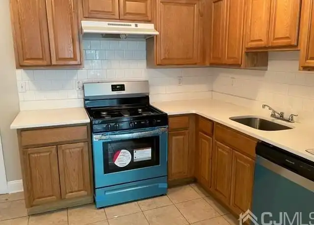 Property at 675 New Brunswick Ave, Perth Amboy, NJ, 08861, 1 bed, 1 bath, [object Object]