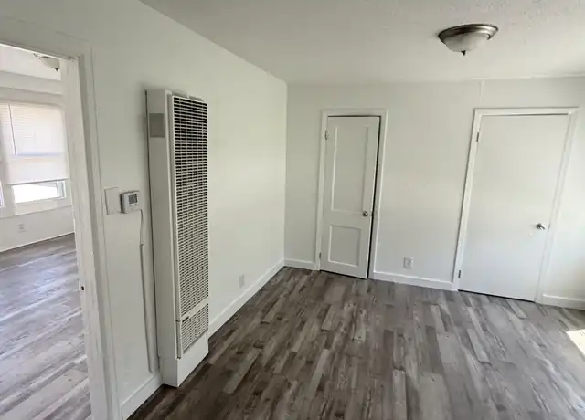 Property at 402 Water St, Center Point, IA, 52213, 1 bed, 1 bath, [object Object]