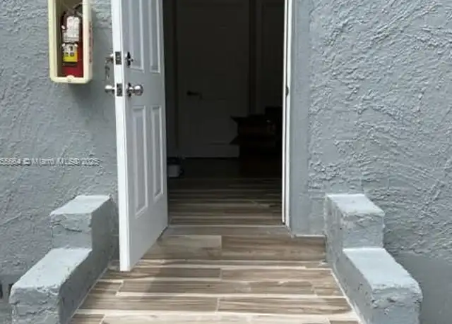 Property at 922 NW 2nd St Unit 2, Miami, FL, 33128, 2 beds, 1 bath, [object Object]