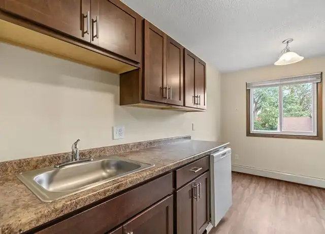 Property at Lamplighter Village Apartments - 1512 Woodbridge St, Saint Paul, MN, 55117, 1-2 bed, 1 bath, [object Object]