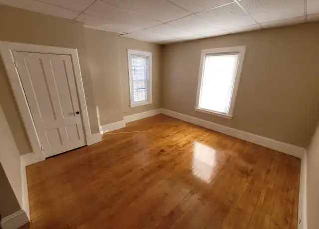 Property at 83 Langdon St Unit 83-5 Langdon, Manchester, NH, 03101, 0 beds, 1 bath, [object Object]
