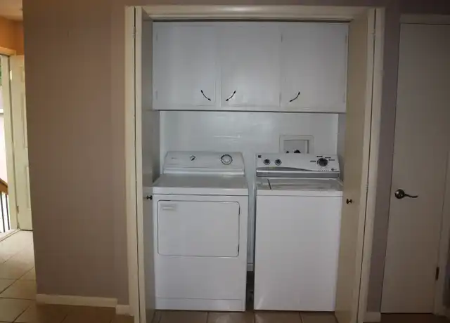 Property at 509 E 3rd St, Pella, IA, 50219, 2 beds, 1 bath, [object Object]