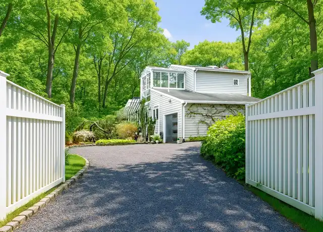 Property at 70 Hands Creek Rd, East Hampton, NY, 11937, 4 beds, 2 baths, [object Object]