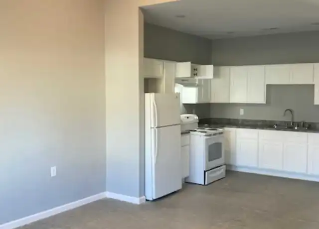 Property at 5606 Pembroke-Fairview Rd, Pembroke, KY, 42266, 2 beds, 2 baths, [object Object]