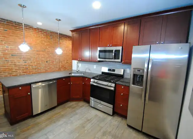 Property at 241 High St Unit 4, Burlington, NJ, 08016, 1 bed, 1 bath, [object Object]