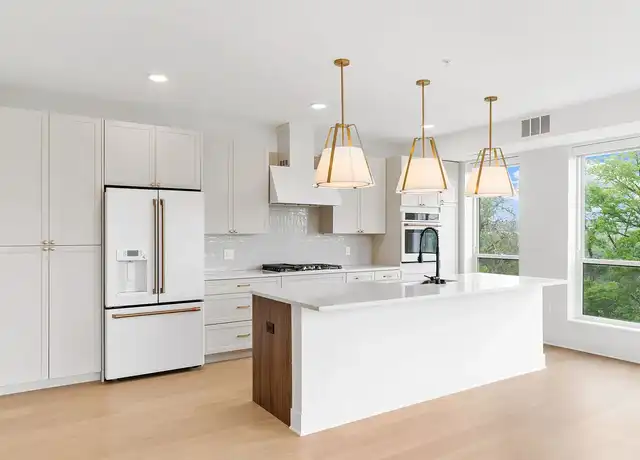 Property at Lilia - 871 Sibley Memorial Hwy, Saint Paul, MN, 55118, 2 beds, 2 baths, [object Object]