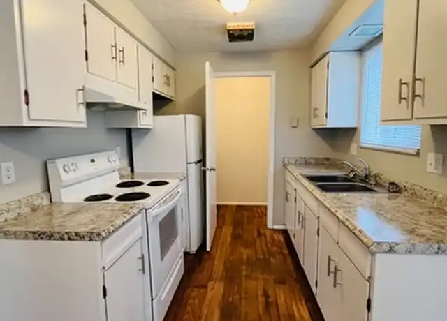 Property at Broadmoor Apartments - 400 Burman Ave, Trotwood, OH, 45426, 1-2 bed, 1 bath, [object Object]