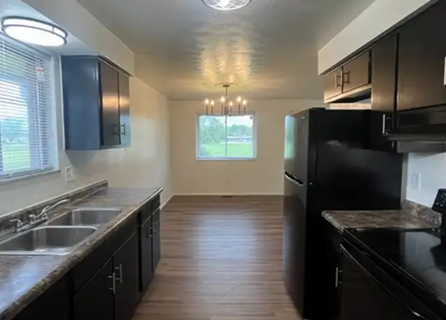 Property at Broadmoor Apartments - 400 Burman Ave, Trotwood, OH, 45426, 1-2 bed, 1 bath, [object Object]