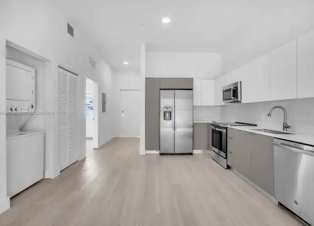 Property at 501 N Dixie Hwy Unit C102, Hallandale Beach, FL, 33009, 2 beds, 2 baths, [object Object]