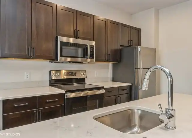 Property at Green Park Apartment Living LLC. - 1003 31st St, Marion, IA, 52302, 0-1 beds, 1 bath, [object Object]