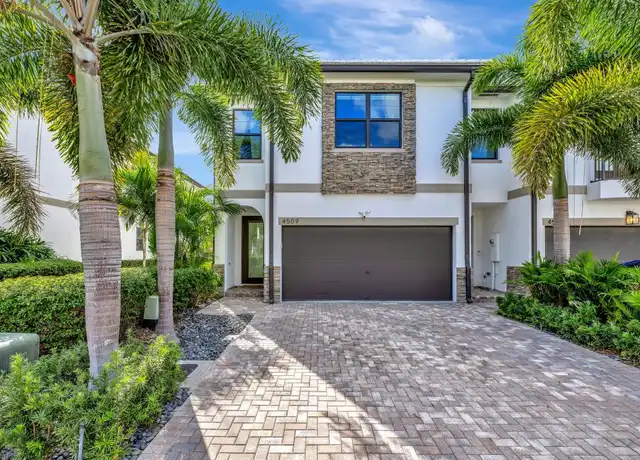 Property at 4509 E Aqua Bella Ln, Fort Lauderdale, FL, 33312, 3 beds, 2.5 baths, [object Object]