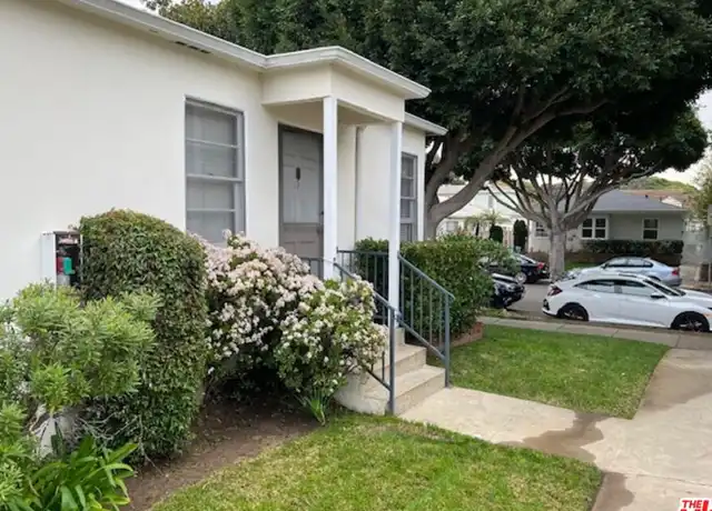 Property at 2107 Oak St Unit 1, Santa Monica, CA, 90405, 2 beds, 1 bath, [object Object]