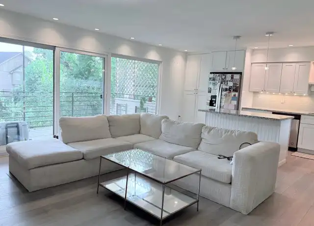 Property at 8211 Katy Fwy #3, Houston, TX, 77024, 1 bed, 1 bath, [object Object]